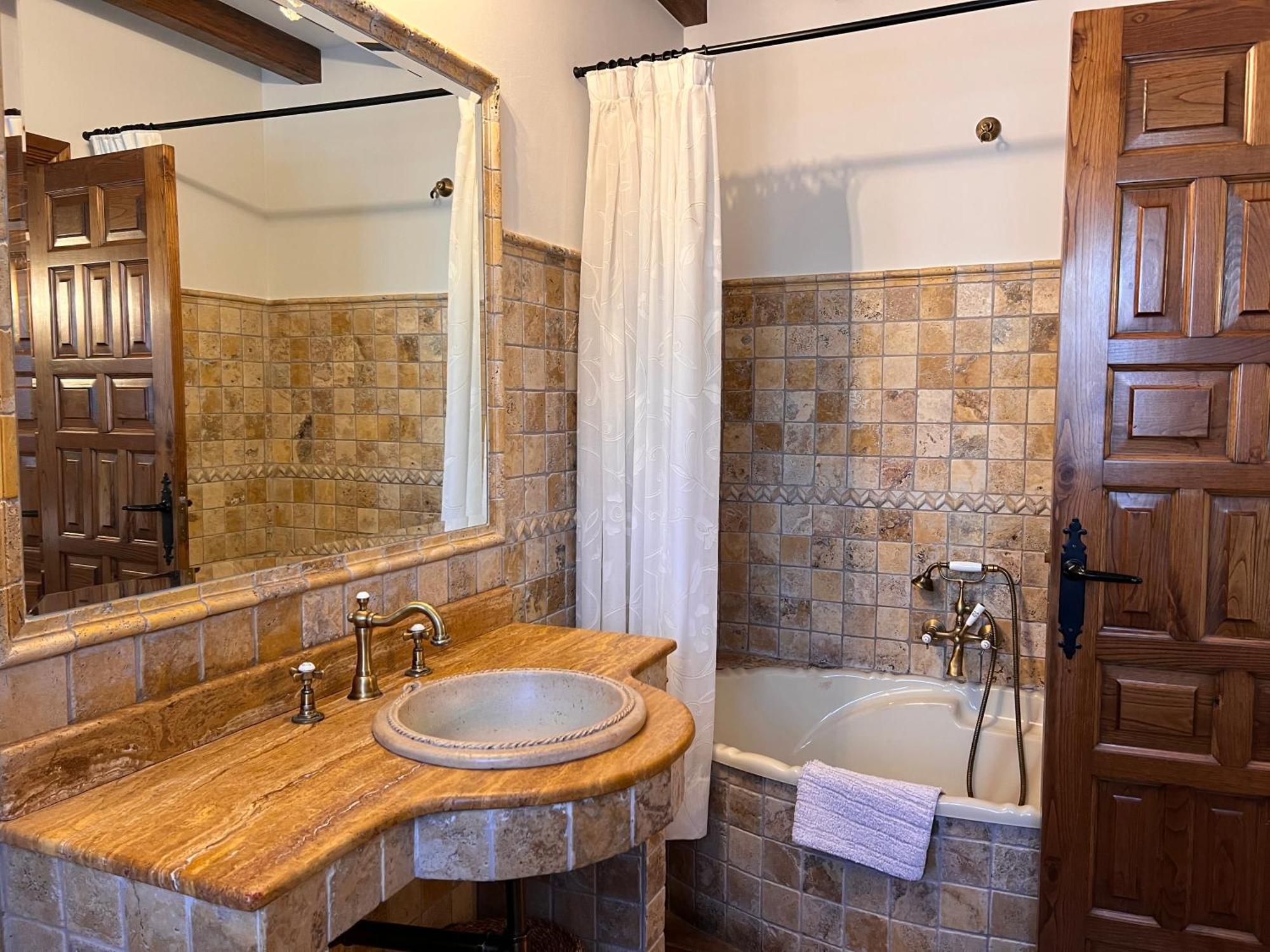 Apartamentos Villa Julieta Ruente Eksteriør bilde